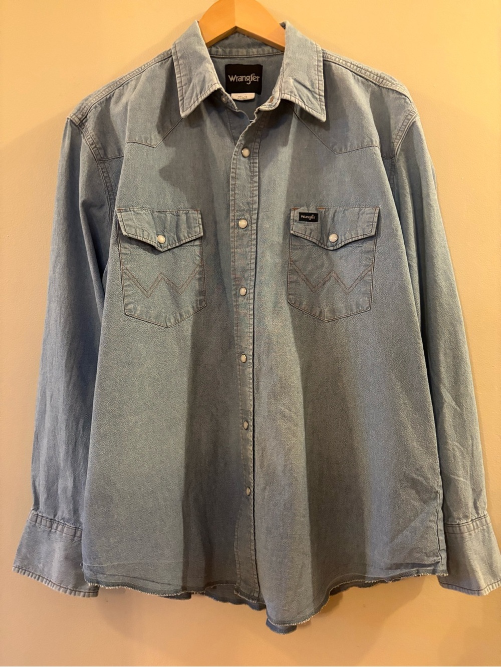 Wrangler Vintage Pearl Snap Denim Western Shirt Light Wash Men’s Sz XL.
